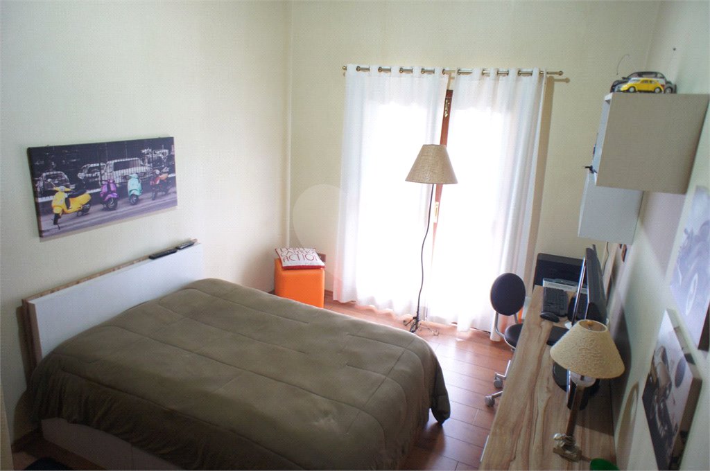 Casa à venda com 4 quartos, sendo 1 suíte,  em Vila Suissa, Mogi das Cruzes, SP