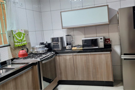 Sobrado à venda com 3 quartos, sendo 2 suítes, em Vila Aparecida, São Paulo, SP