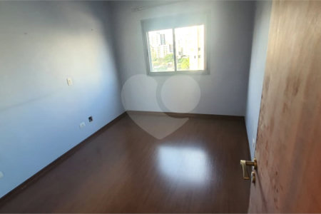 Apartamento à venda com 3 quartos, sendo 1 suíte, em Vila Paulicéia, São Paulo, SP