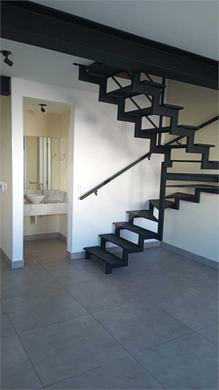 Casa para alugar com 3 quartos, sendo 1 suíte, no condomínio Vila Quinta dos Manacás, Vinhedo - SP