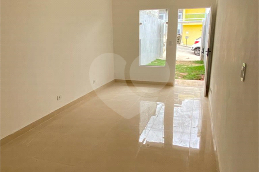 Sobrado à venda com 2 suítes em Chácara São Luiz, Franco da Rocha, SP