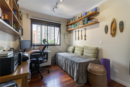Apartamento à venda com 4 quartos, sendo 2 suítes, em Moema, São Paulo, SP