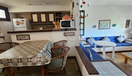 Casa em condomínio à venda ou para alugar com 3 quartos, sendo 2 suítes,  em Praia Rasa, Armação dos Búzios, RJ