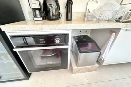 Casa à venda com 6 quartos, sendo 4 suítes,  em Caravelas, Armação dos Búzios, RJ
