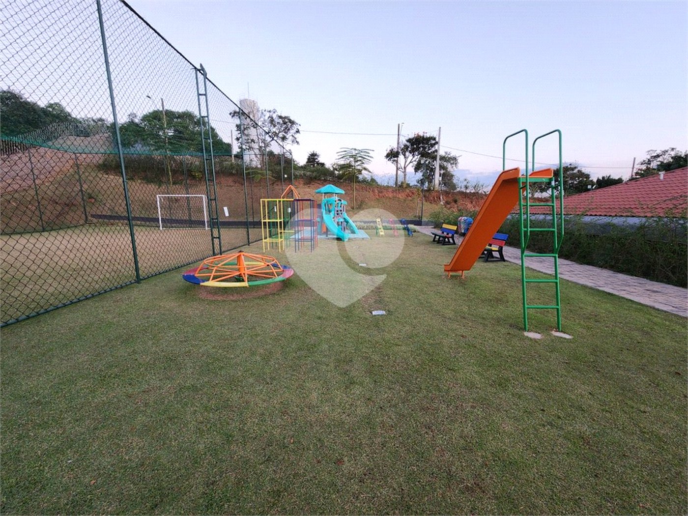 Terreno à venda no condomínio Jardim Primavera, Louveira - SP