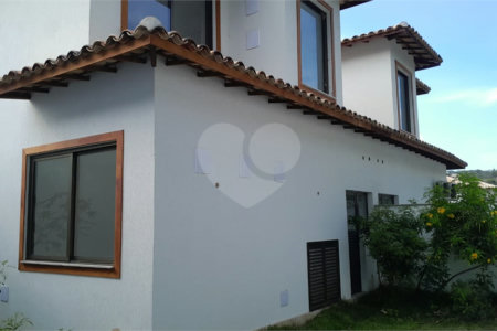 Casa à venda com 4 quartos, sendo 2 suítes, em Manguinhos, Armação dos Búzios, RJ