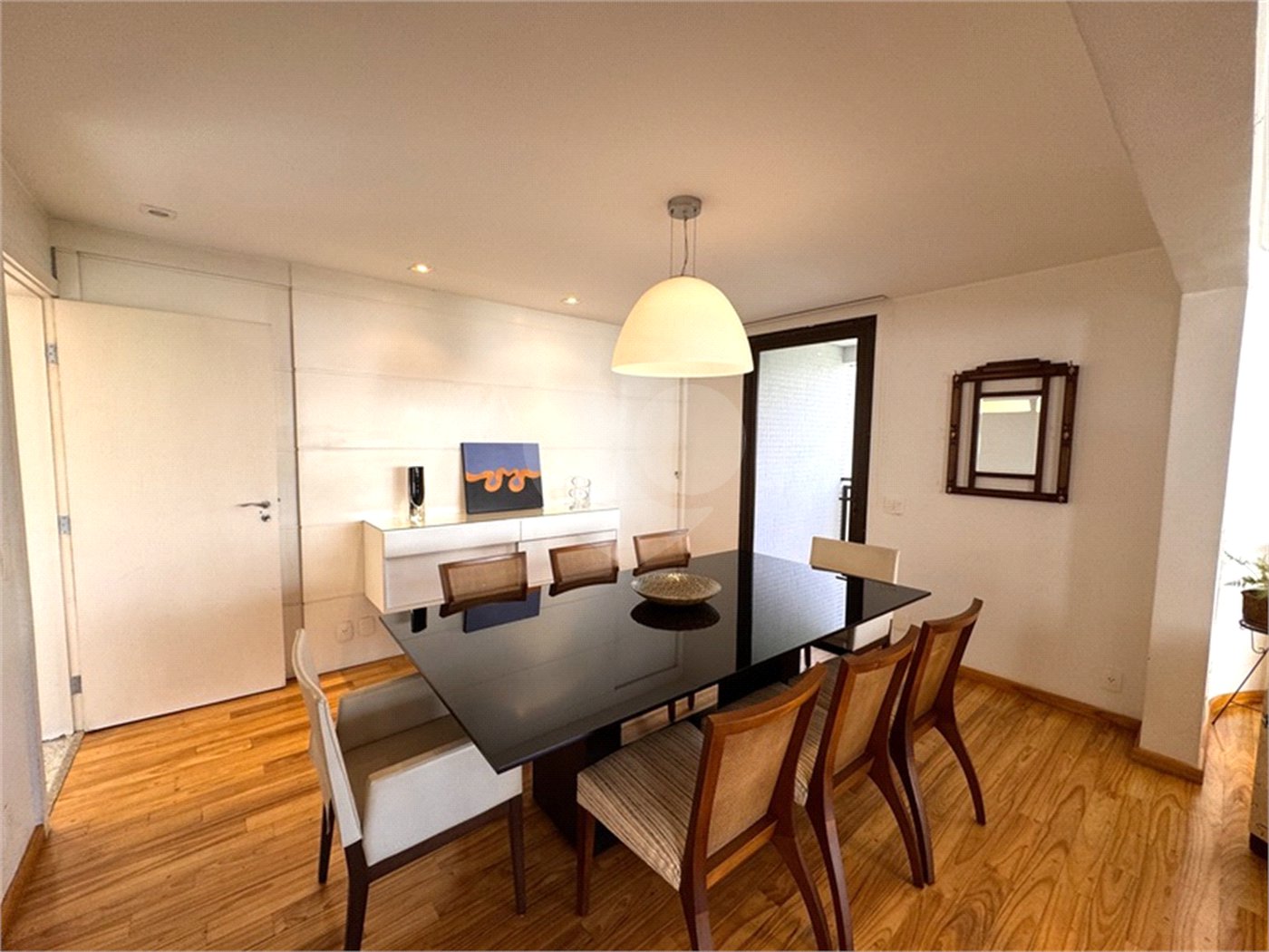 Higienópolis: Apartamento de 350 m2, 4 suítes, 5 vagas.