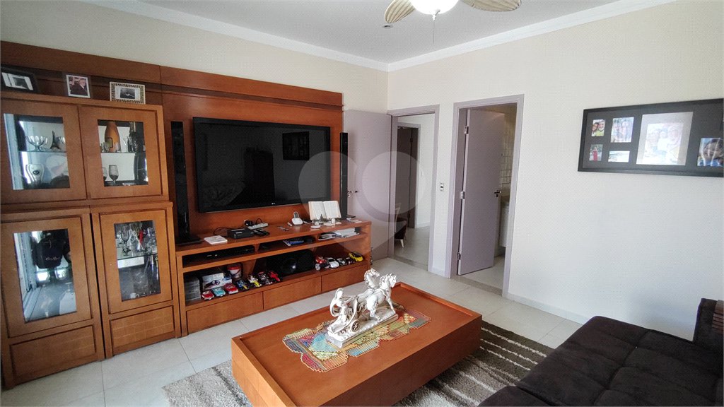 Casa à venda com 3 suítes no condomínio Parque do Varvito, Itu - SP