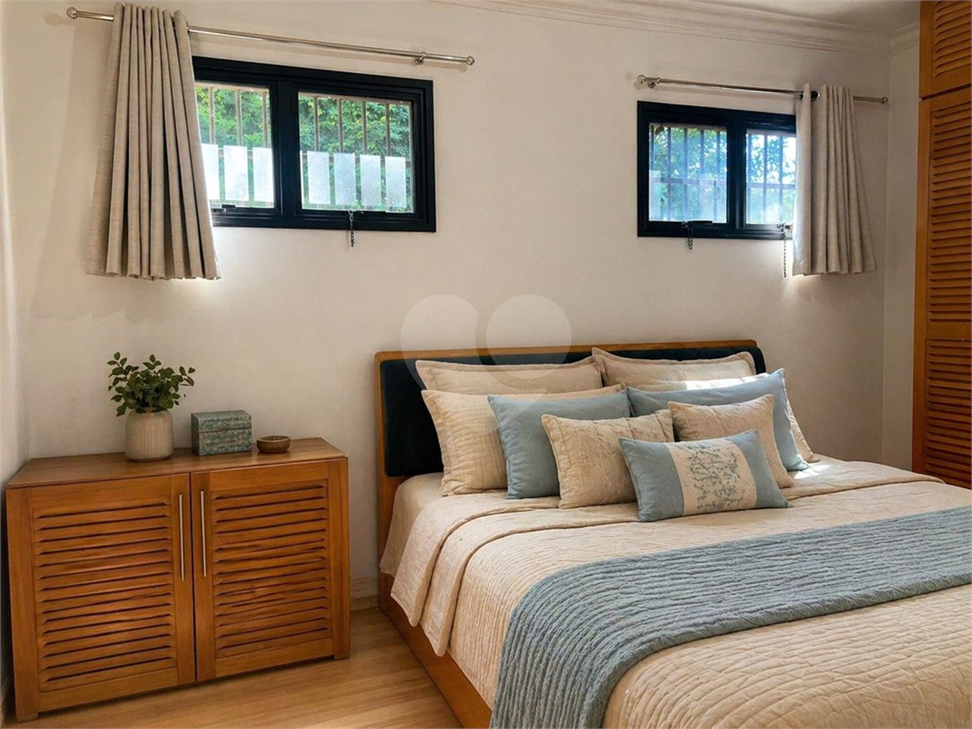 Casa à venda com 5 quartos, sendo 4 suítes, em Butantã, São Paulo, SP