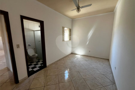 Casa à venda com 3 quartos, sendo 1 suíte, em Jardim Fogaça, Itapetininga, SP