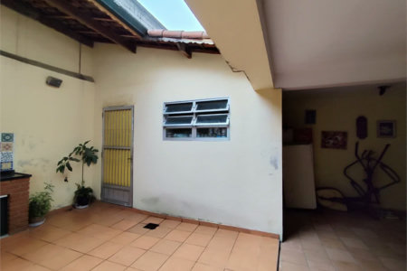 Sobrado à Venda Próximo ao Parque Chácara do Jóquei , 5 dormitórios sendo 3 suítes e 3 vagas !!!