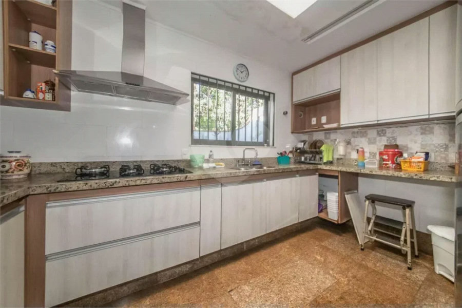 Casa Alto Padrão.Localização excelente. Venha conhecer. Agende uma visita.