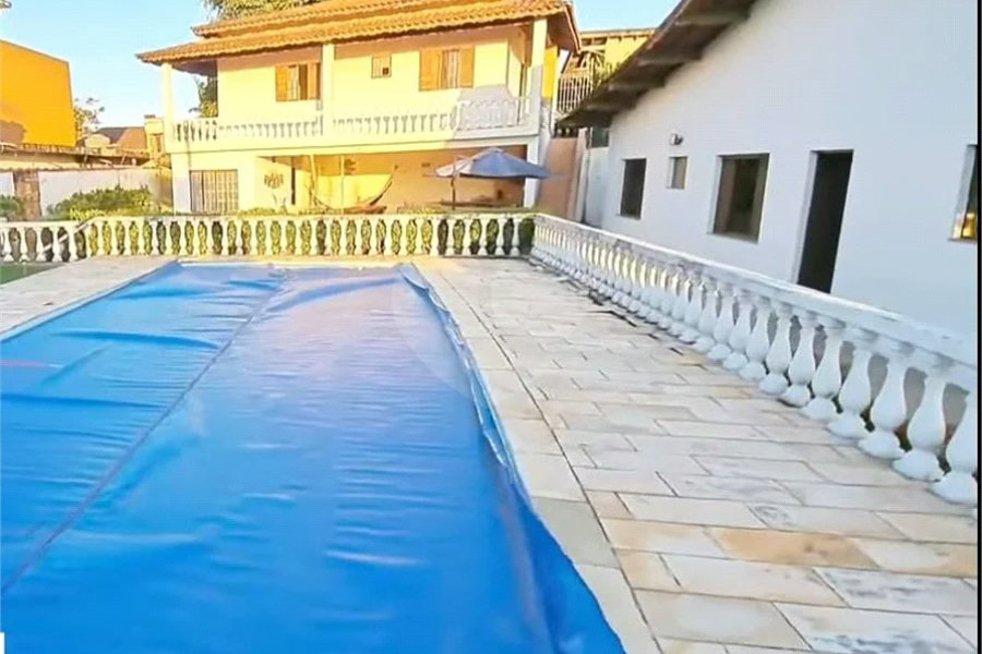 Belíssima casa com 04 dormitórios em Itanhaém