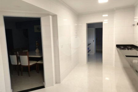 Belíssimo apartamento de 168,62m² no Belenzinho todo reformado com 3 dorm e 2 vagas .Aceita Permuta