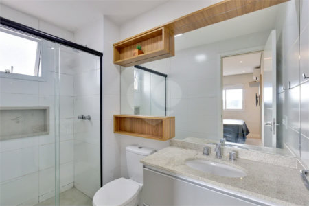Apartamento com 68m² sala 02 ambientes, 02 dormitórios, sendo 01 suíte banheiro social e vaga no subsolo.! Venha conhecer!
