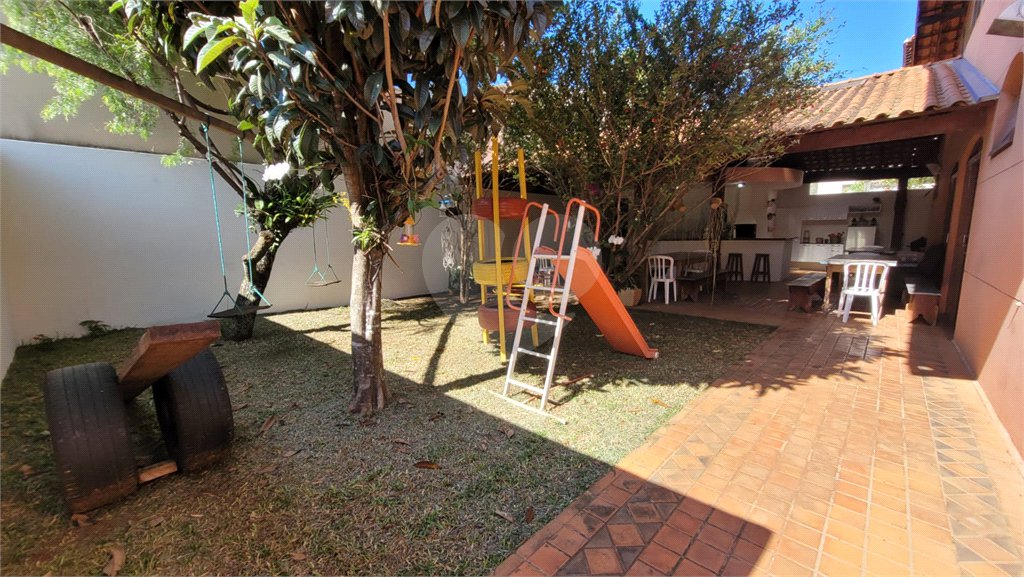 Casa em Condomínio, no Parque Sabará