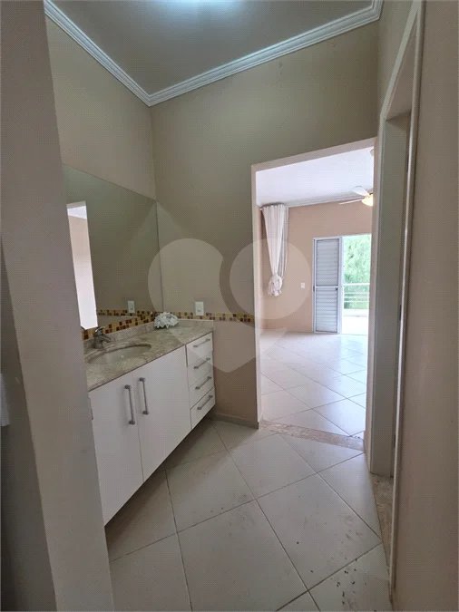 Casa à venda ou para alugar com 3 quartos, sendo 1 suíte,  no condomínio Terras de São Francisco, Vinhedo - SP