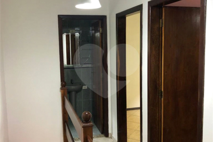 Casa à venda com 3 quartos, sendo 1 suíte, no condomínio Jardim das Pedras, São Paulo - SP