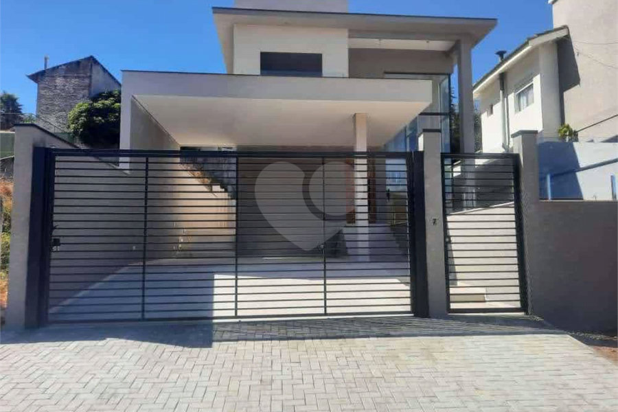 Casa à venda com 3 suítes em Parque Arco Iris, Atibaia, SP
