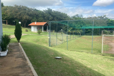 Casa à venda com 3 quartos, sendo 1 suíte, no condomínio Jardim Guarujá, Salto - SP