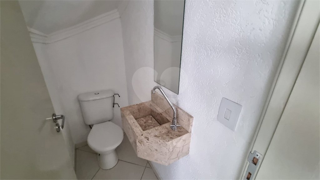 Casa à venda com 3 quartos, sendo 1 suíte,  no condomínio Rafaela I, São Paulo - SP