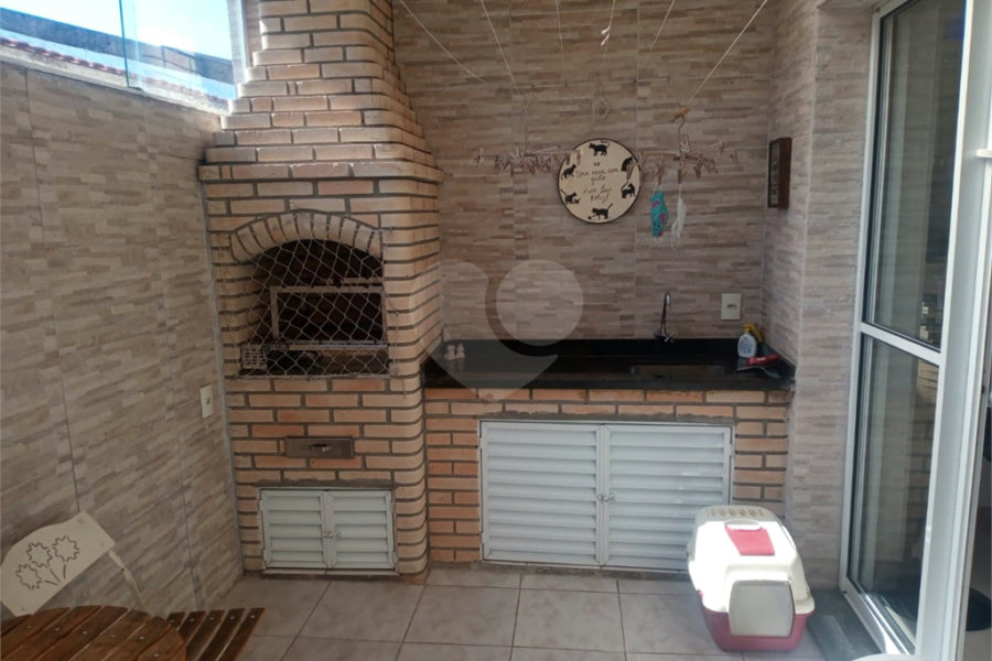 Casa à venda com 3 quartos, sendo 1 suíte,  no condomínio Village St. Louis, São Paulo - SP