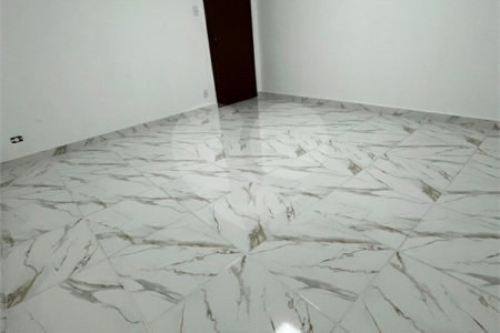 Sobrado à venda com 3 quartos em Vila Laís, São Paulo, SP