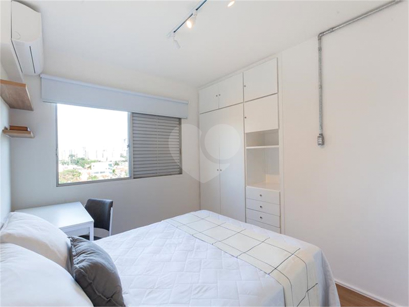 Apartamento à venda com 4 quartos, sendo 1 suíte, em Vila Olímpia, São Paulo, SP