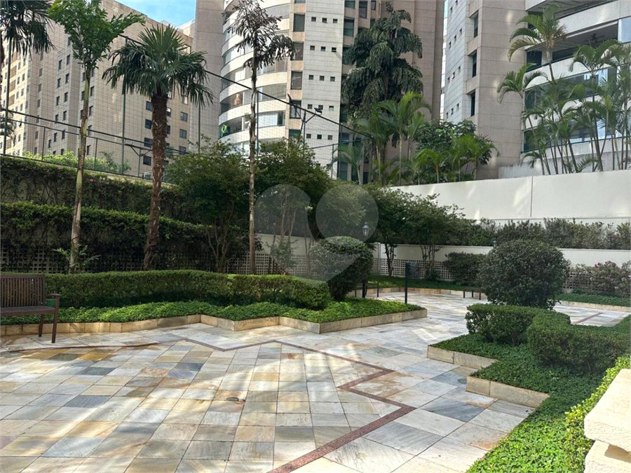 Apartamento à venda com 3 quartos, sendo 1 suíte, em Indianópolis, São Paulo, SP