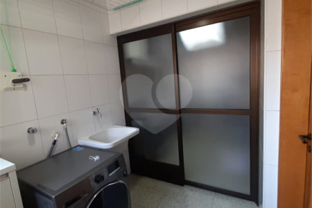 Apartamento à venda com 3 quartos, sendo 1 suíte, em Campo Belo, São Paulo, SP