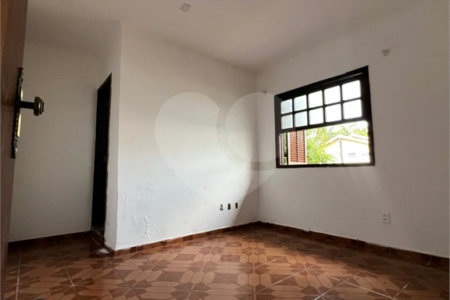 Sobrado à venda com 6 quartos, sendo 4 suítes,  em Vila Oliveira, Mogi das Cruzes, SP