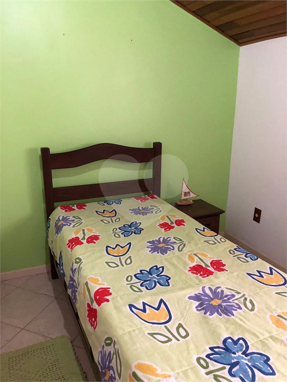 Casa à venda com 4 quartos, sendo 1 suíte, em Ogiva, Cabo Frio, RJ