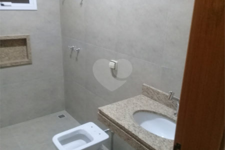 Casa à venda com 3 quartos, sendo 1 suíte,  em Loteamento Jardim Solares, Atibaia, SP