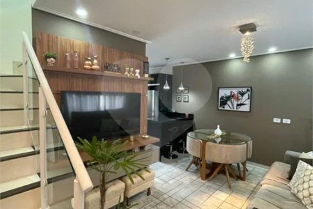 Casa à venda com 2 suítes no condomínio Cotia, Cotia - SP