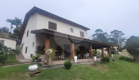 Casa à venda com 5 quartos, sendo 3 suítes,  em Mantiqueira, Mairiporã, SP