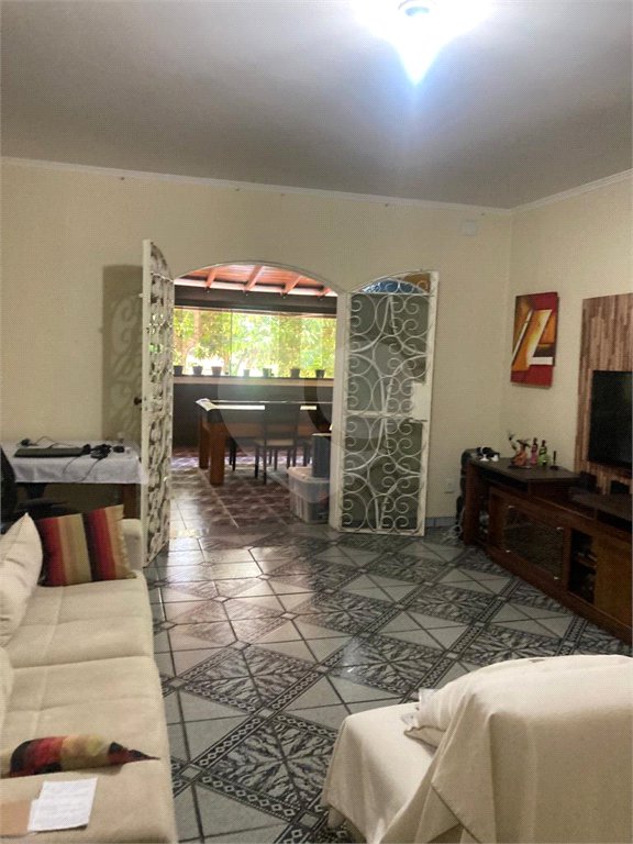 Casa à venda com 3 quartos, sendo 1 suíte, em Jardim Pinheiros, São Paulo, SP