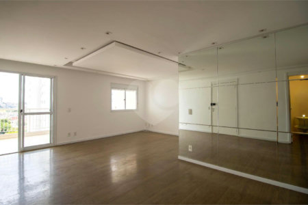 Apartamento à venda ou para alugar com 3 quartos, sendo 1 suíte, em Jardim Vazani, São Paulo, SP