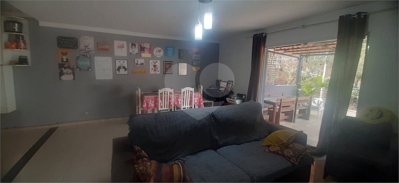 Sobrado à venda com 3 quartos, sendo 1 suíte, em Serra da Cantareira, Mairiporã, SP
