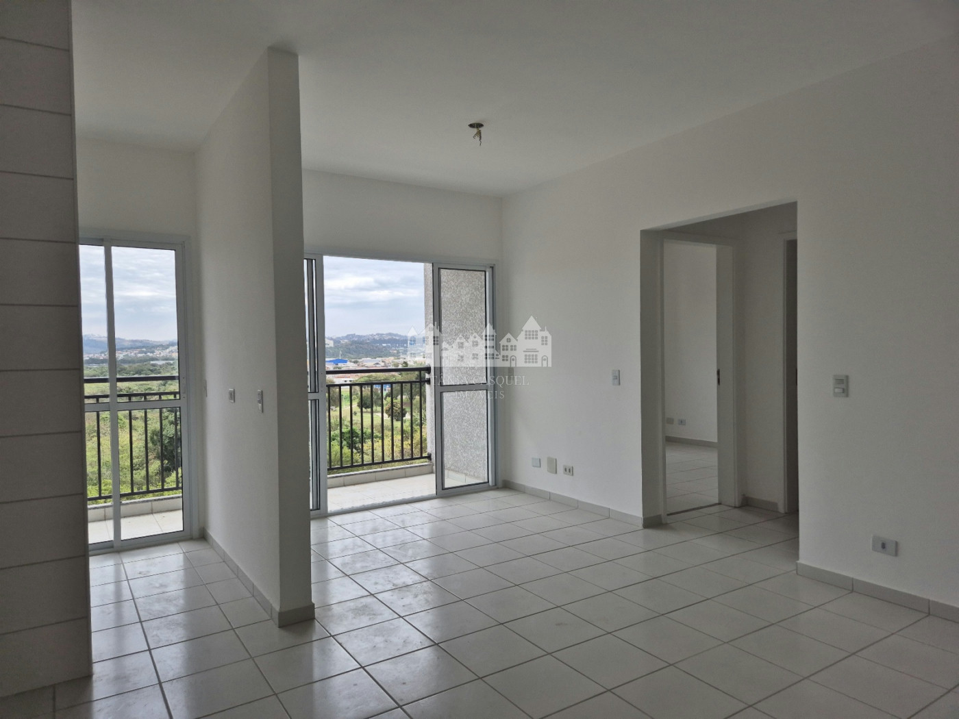 Apartamento para alugar com 2 quartos, sendo 1 suíte, em Jardim das Palmeiras, Atibaia, SP