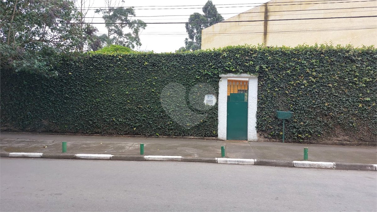 Casa à venda ou para alugar com 6 quartos, sendo 2 suítes, em Parque São George, Cotia, SP
