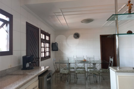 Casa à venda com 3 suítes em Parque Monte Alegre, Taboão da Serra, SP