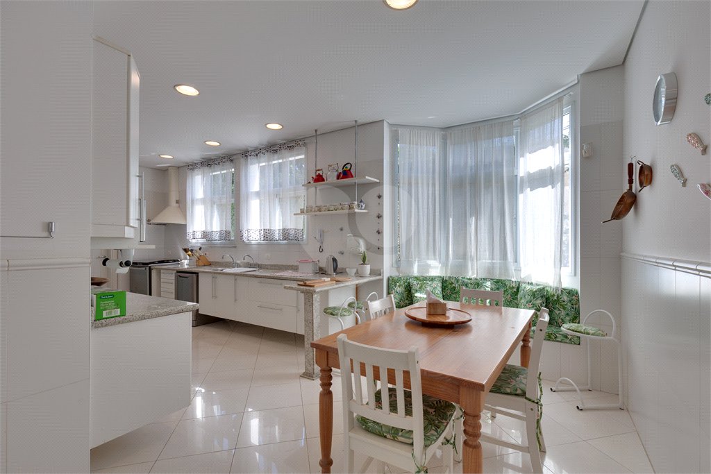 Casa à venda ou para alugar com 4 suítes no condomínio Villa Di San Marino, São Paulo - SP