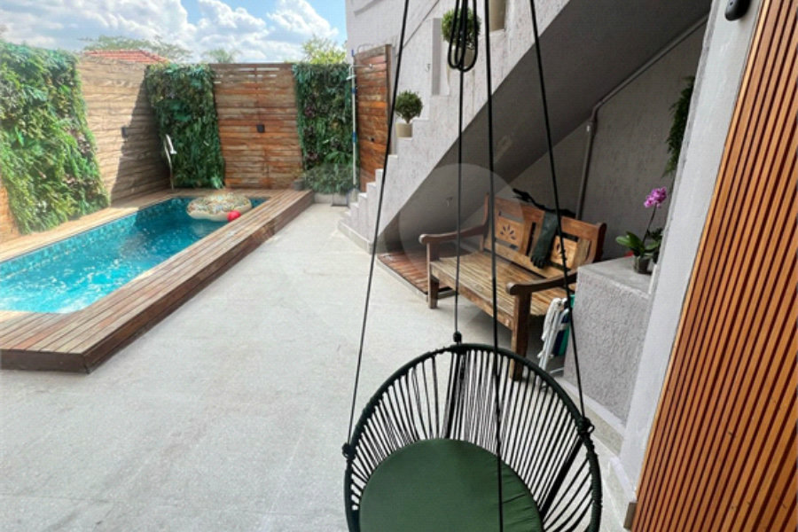 Sobrado à venda com 3 quartos, sendo 1 suíte,  em Vila Irmãos Arnoni, São Paulo, SP