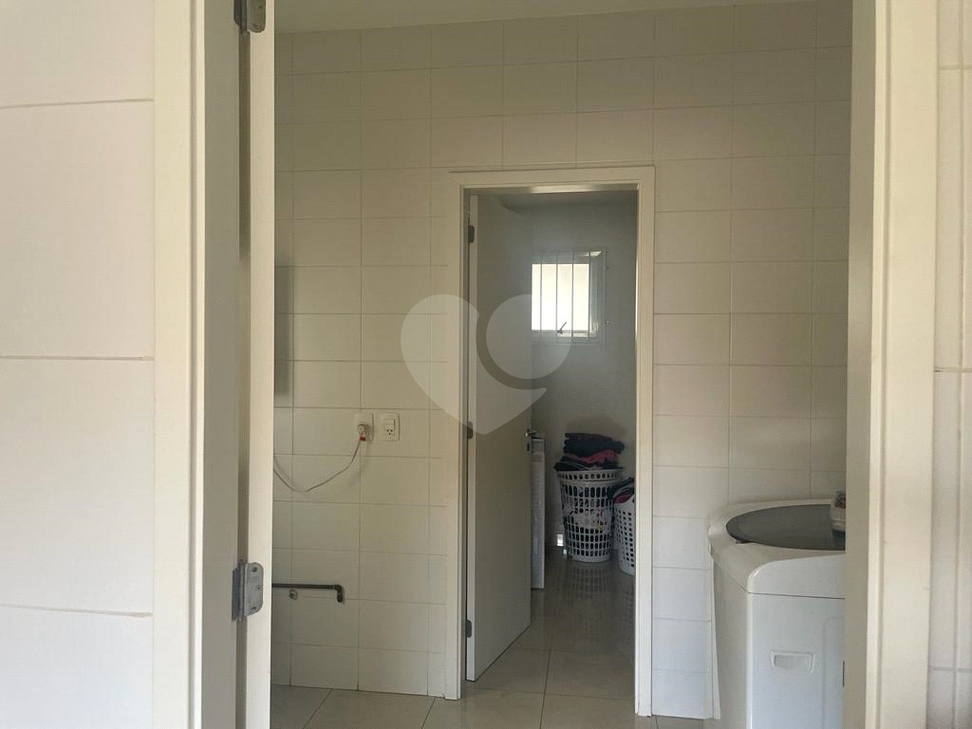 Casa à venda com 4 quartos, sendo 3 suítes,  no condomínio The House, São Paulo - SP