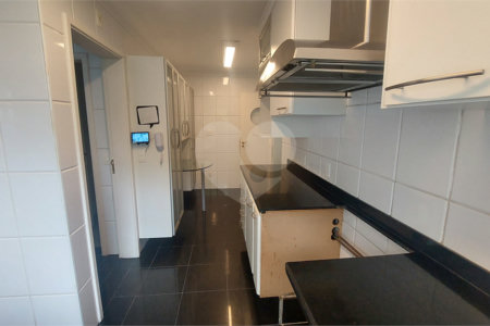 Apartamento à venda com 3 quartos, sendo 1 suíte, em Alto da Boa Vista, São Paulo, SP
