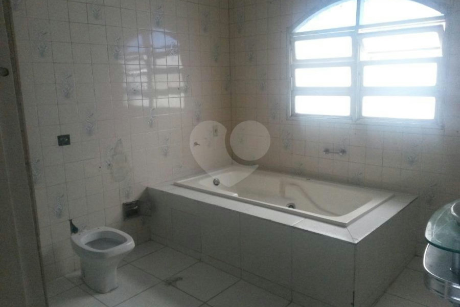 Casa Térrea à venda com 4 quartos, sendo 2 suítes, em Serra da Cantareira, São Paulo, SP