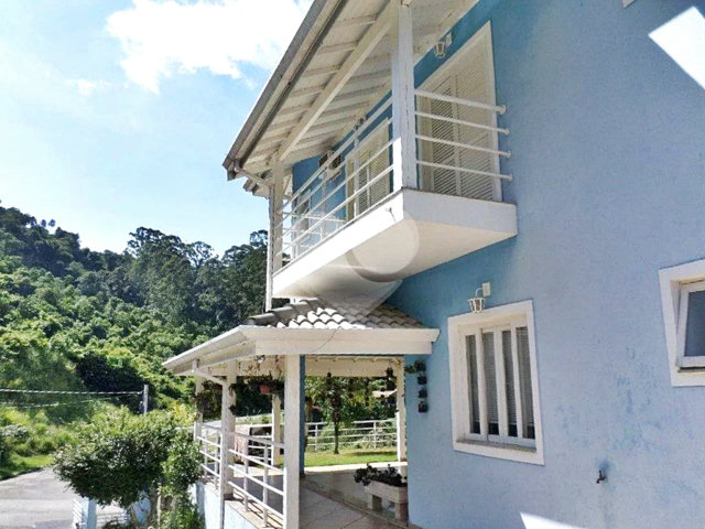 Casa à venda com 6 quartos, sendo 5 suítes,  no condomínio Conjunto Residencial  Itaguaçu, São Paulo - SP