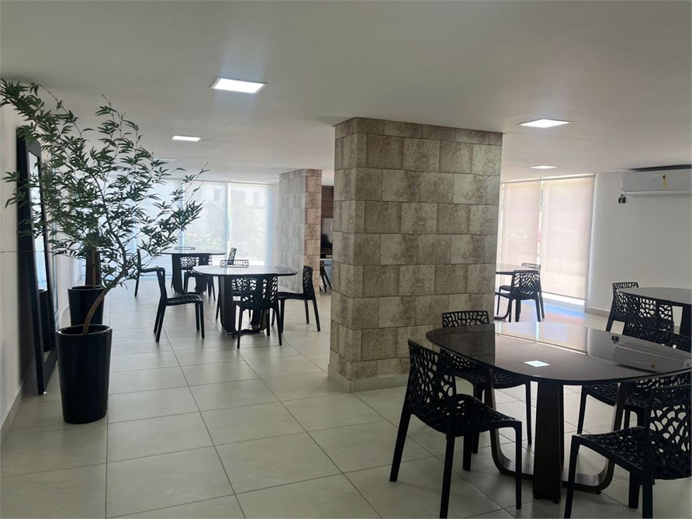 Apartamento Moderno à Venda na Enseada | Varanda Gourmet e Lazer Completo