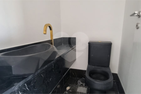 Apartamento à venda com 3 suítes em Moema, São Paulo, SP