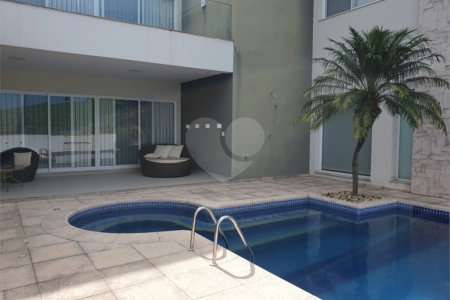 Casa à venda com 4 suítes no condomínio Residencial Jaguary, São José dos Campos - SP